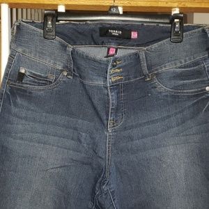 Torrid Medium Wash Jeggings